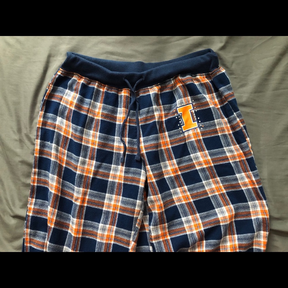 Illini pajama bottoms.
